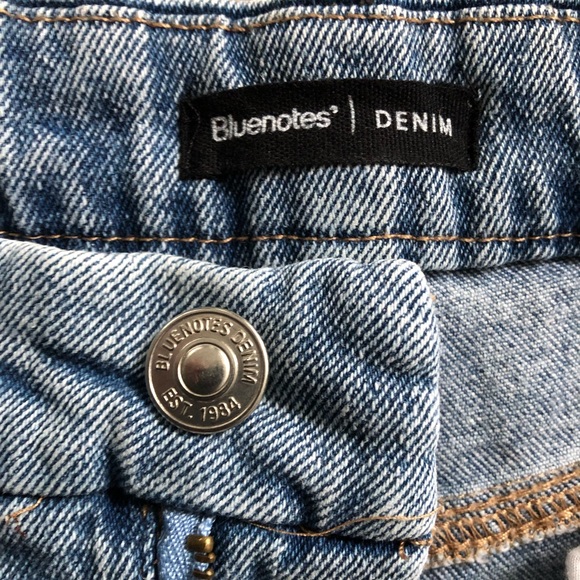 Size 2 Curvy Stretch Mom Shorts - Picture 2 of 5